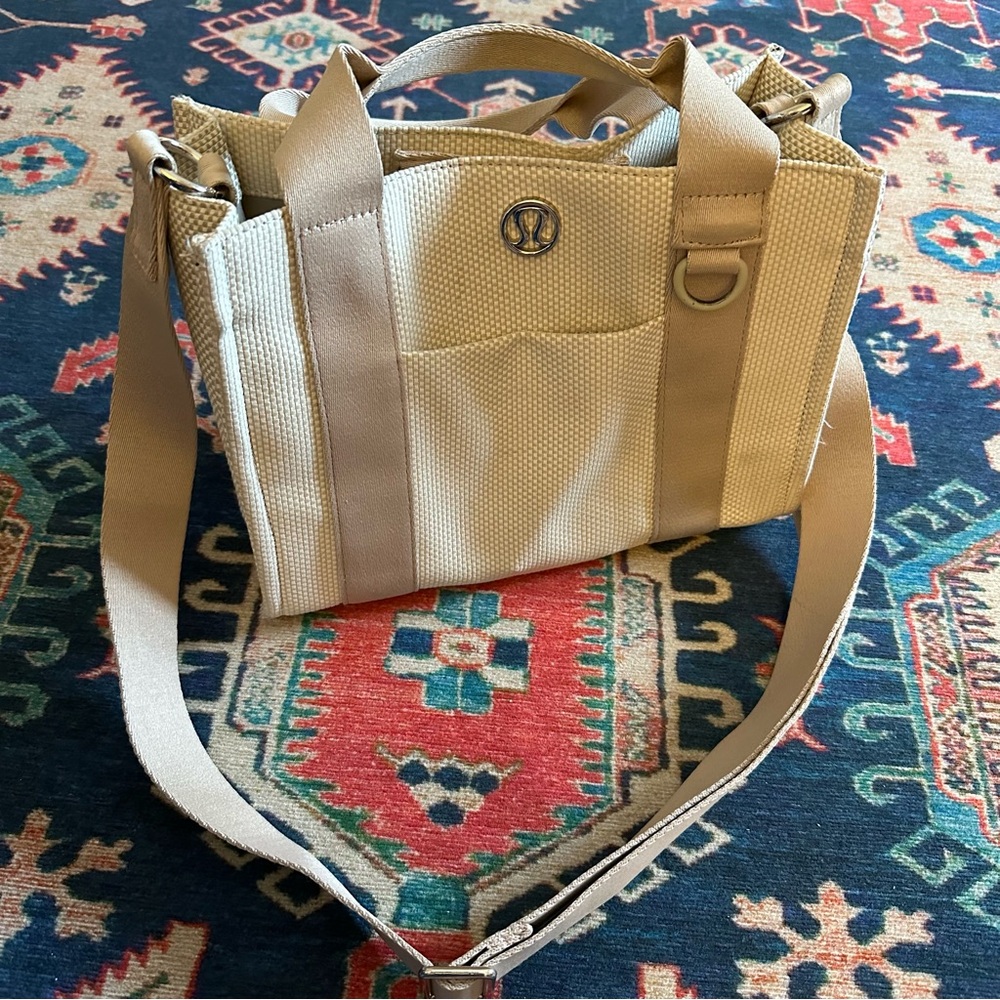 Lululemon Athletica Two Tone Tote Bag 4.5 Liters